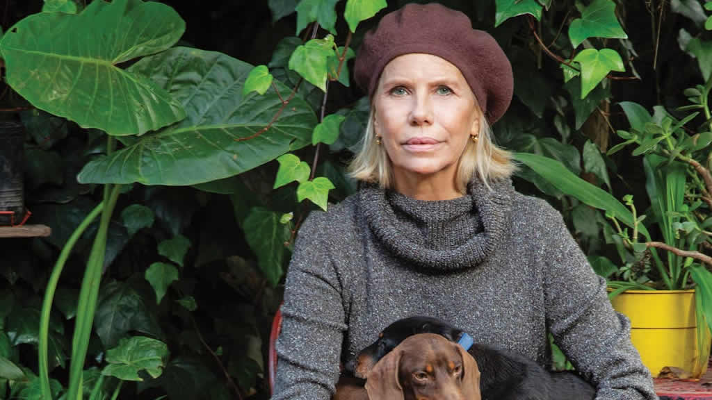 Nora Portela. La ex modelo creó un refugio en su casa y vive con 40 perros